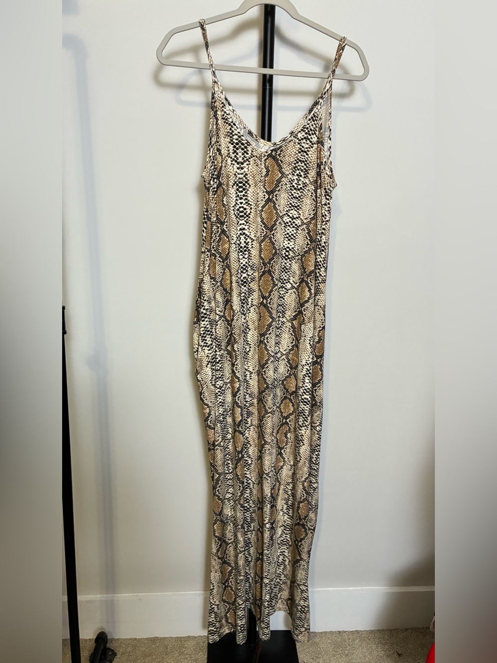 Jennaration Sleeveless Snake-Print Maxi Dress Soft Knit Cream Beige Black Medium - Picture 4 of 5